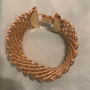 Luxurious Gold Rope Bracelet with Intricate Weave
